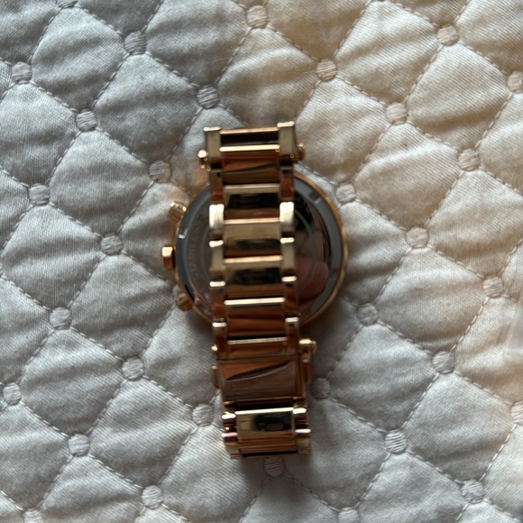 Michael Kors Rose gold watch with diamonds - Picture 4 of 5